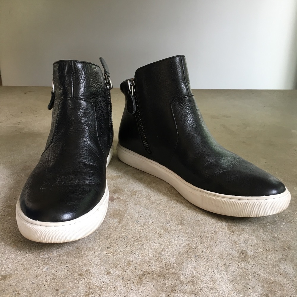 Gentle Soles black leather high top tennis shoes